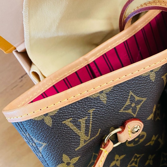 SOLD on EMT Louis Vuitton Neverfull MM - Picture 5 of 11